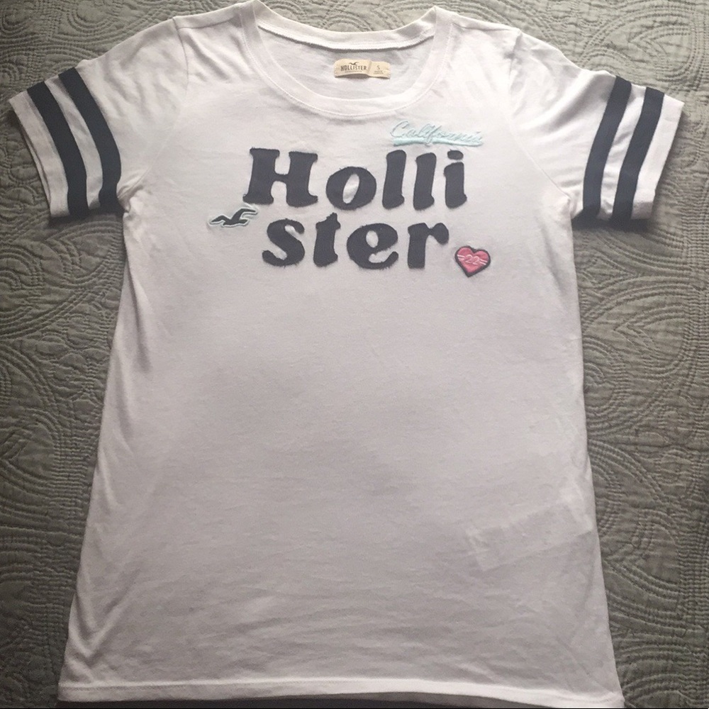 Hollister Graphic Tee